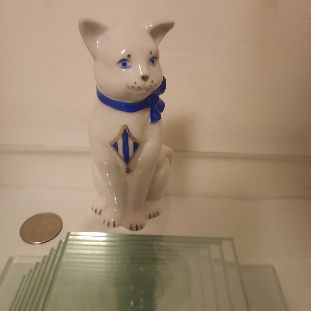 Vintage Elizabeth Arden 1993 Porcelain  Shaker
